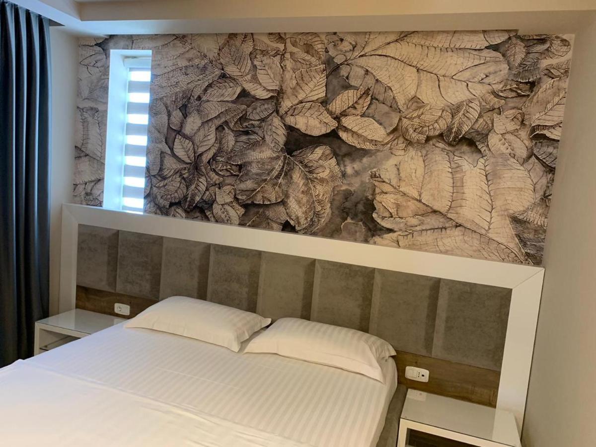 Hotel Kristera Влёра Экстерьер фото