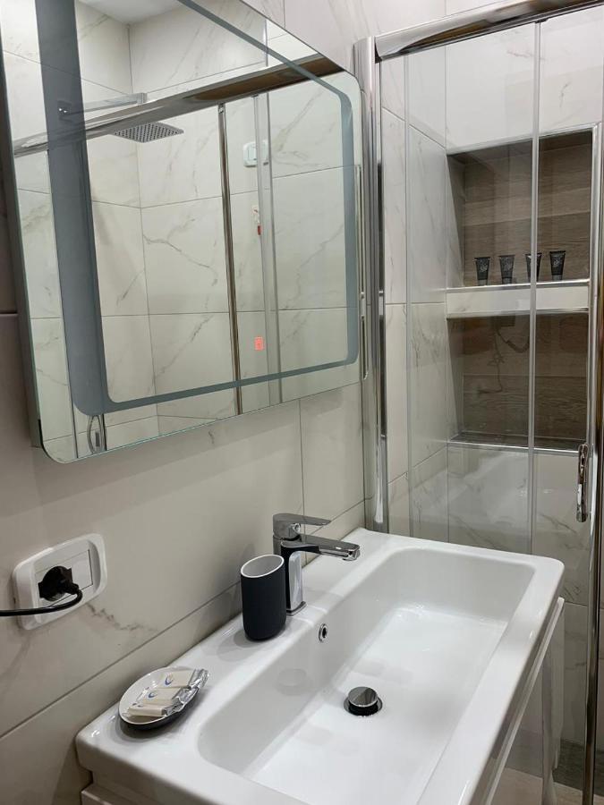Hotel Kristera Влёра Экстерьер фото