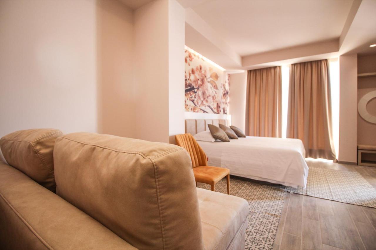 Hotel Kristera Влёра Экстерьер фото