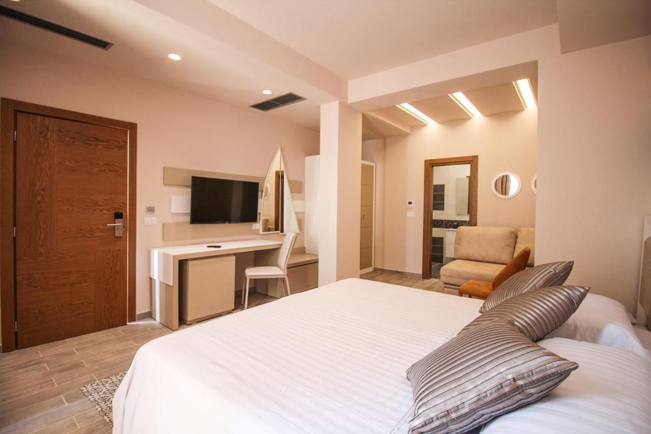 Hotel Kristera Влёра Экстерьер фото